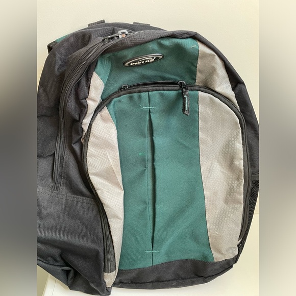 Sports Plus back pack (school, hiking, or travel), Green and Black, 18”X13”. - Picture 1 of 2